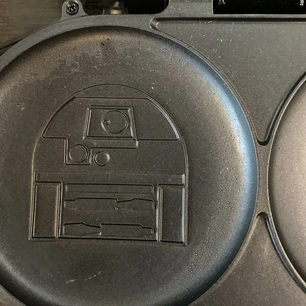 Star Wars Disney Pancake Maker With‎ Characters R2D2 Darth Vader